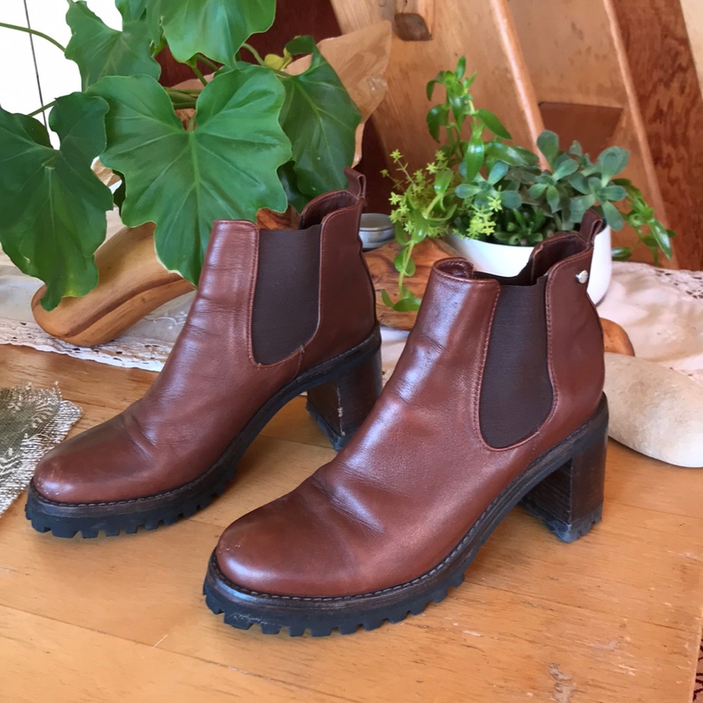 Leather ankle boots pulo on , brown 6.5